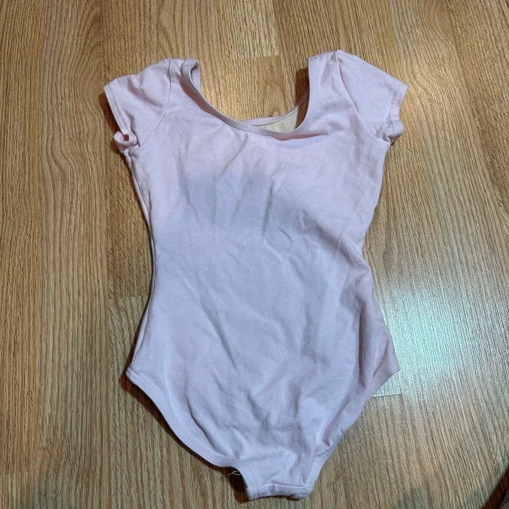 Capezio light pink leotard‎ intermediate